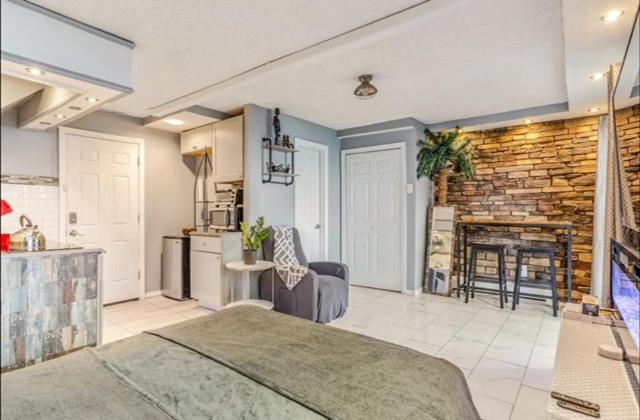 Brooklyn Spacious Space With Private Entrance, Bathroom, & Backyard - Full-Kitchen Нью-Йорк Экстерьер фото